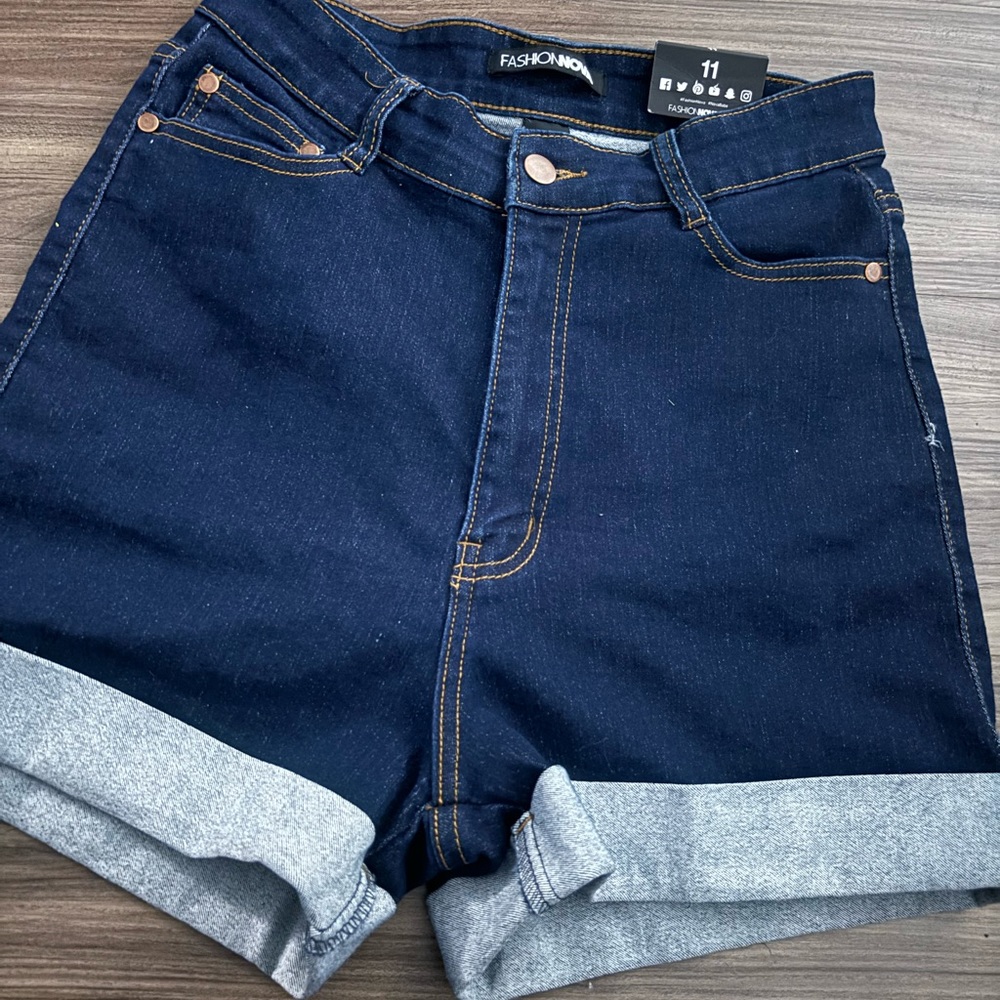 Fashion Nova Shorts Size 11